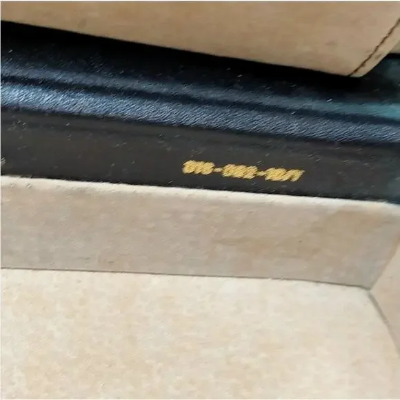 💎✨AUTHENTIC✨💎Gucci Hand Bag Leather - Picture 8 of 8